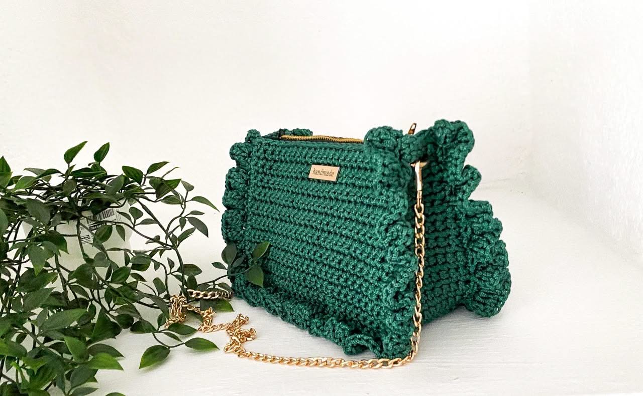 Ruffle Bag by Lady Katrina Crochet 5.50"x7.75" Handmade Bag Made in Haiti #KATRINA9