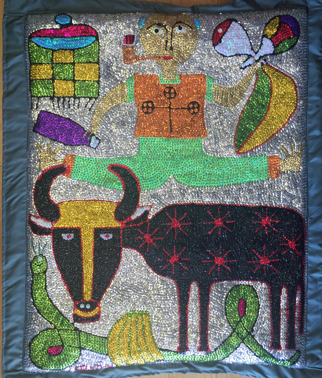 Maxon Scylla- Bandera haitiana de vudú con lentejuelas y cuentas en satén, 2016 "ZaKa, Bossou, Damballa" #3MFN 32"x28"