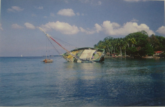 Postal haitiana: Carena de velero en la bahía de l'Ile a Vache, Haití